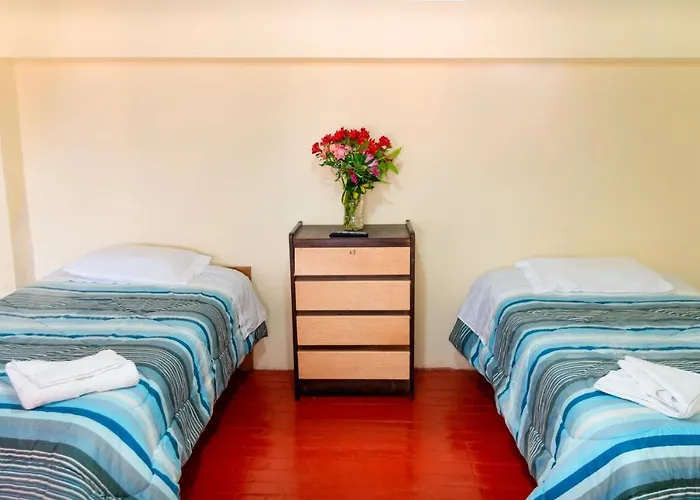 Old Town Hostel *