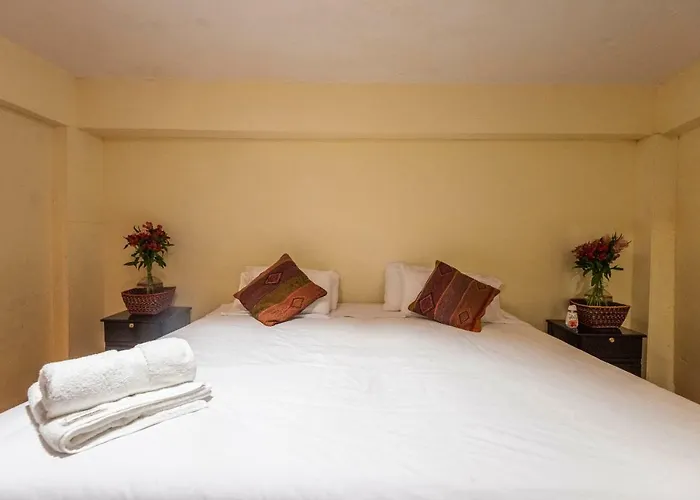Old Town Hostel *